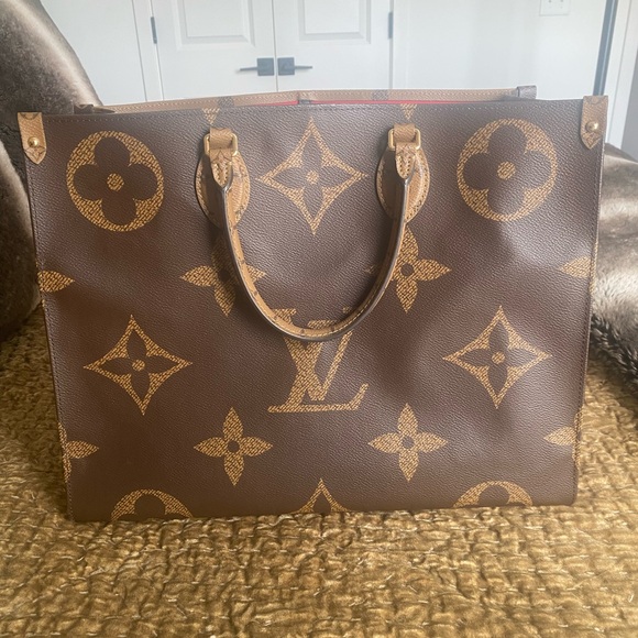 Louis Vuitton OnTheGo Tote GM - Picture 2 of 11